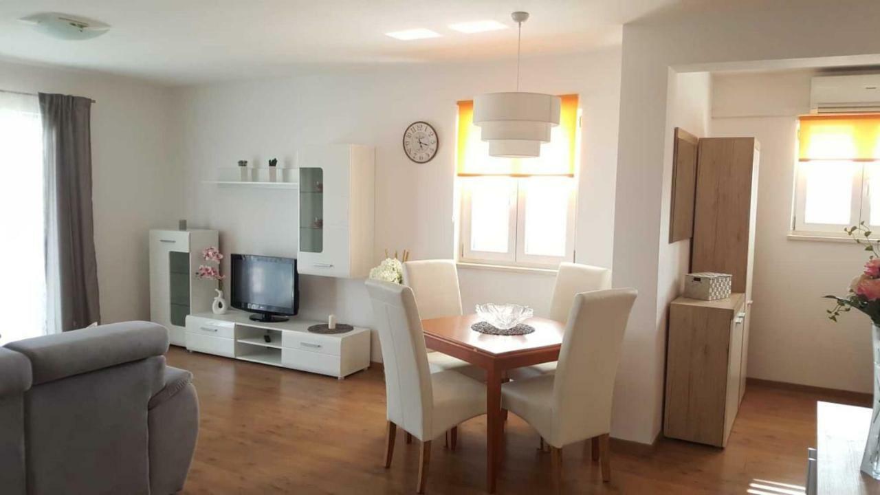 Cozy Apartment With Sea View Kaštela 外观 照片